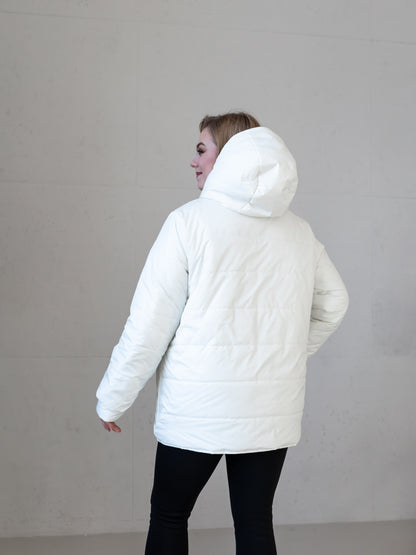 Wendbare Damenjacke mit Kapuze und bequemer Passform