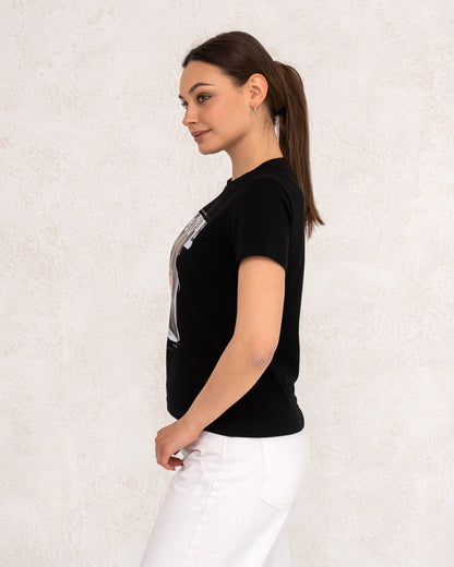 Modernes Damen-T-Shirt mit Statement-Print