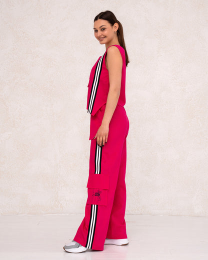 Moderner Damen-Zweiteiler mit weiter Hose und ärmellosem Top