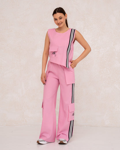 Moderner Damen-Zweiteiler mit weiter Hose und ärmellosem Top