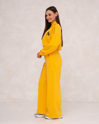 Damen-Zweiteiler mit Reißverschlussjacke und weiter Hose