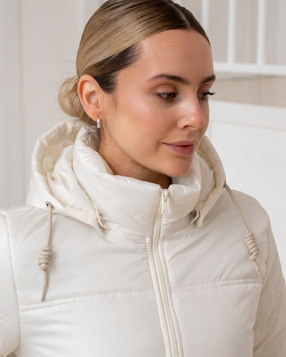 Damenjacke mit Kapuze und regulierbarem Saum