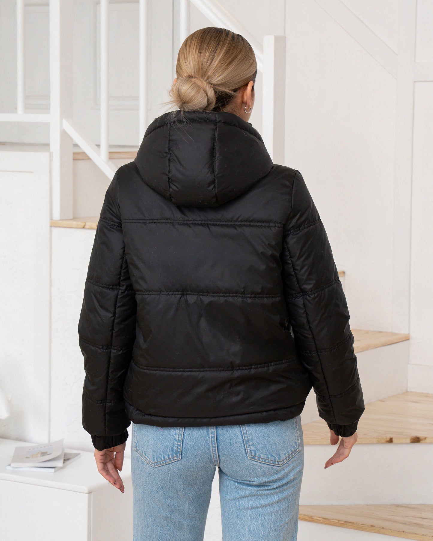 Damenjacke mit Kapuze und regulierbarem Saum