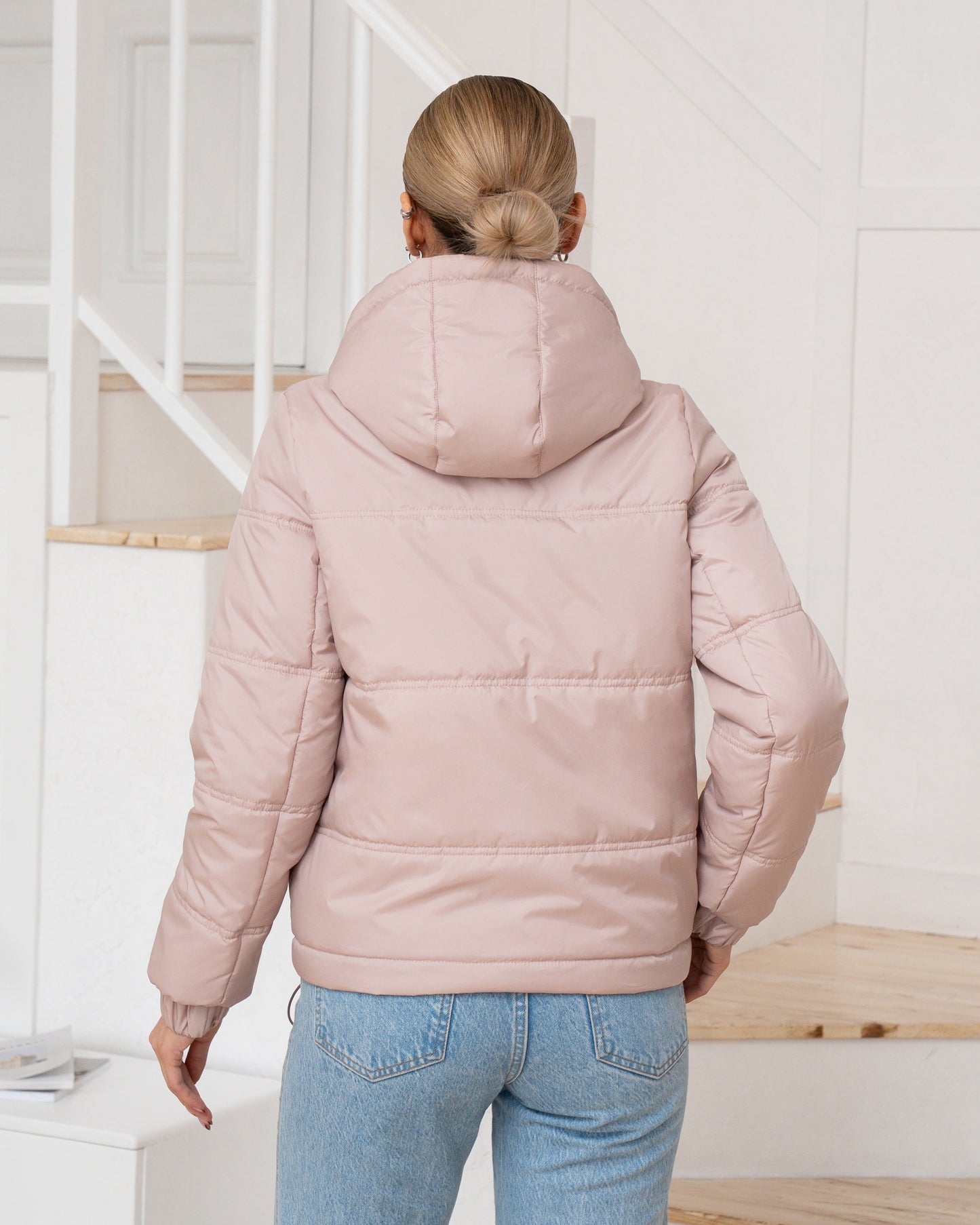 Damenjacke mit Kapuze und regulierbarem Saum