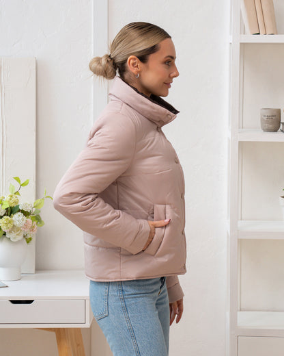 Damenjacke mit Stehkragen und funktionalen Taschen